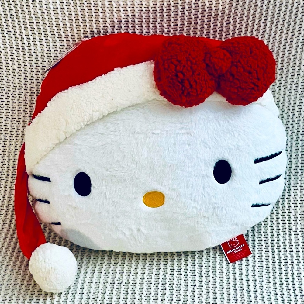 🎄🎀Hello Kitty Christmas Pillow